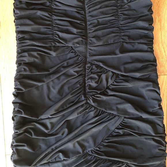 NWOT Criss Cross Ruched Bodycon Dress - Picture 8 of 13